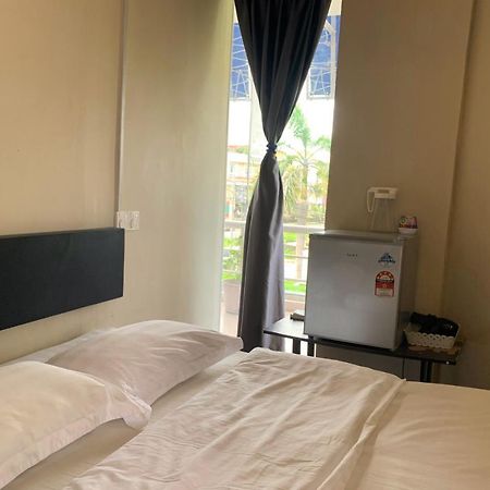 AE Semporna Guesthouse 极潜旅店 Extérieur photo