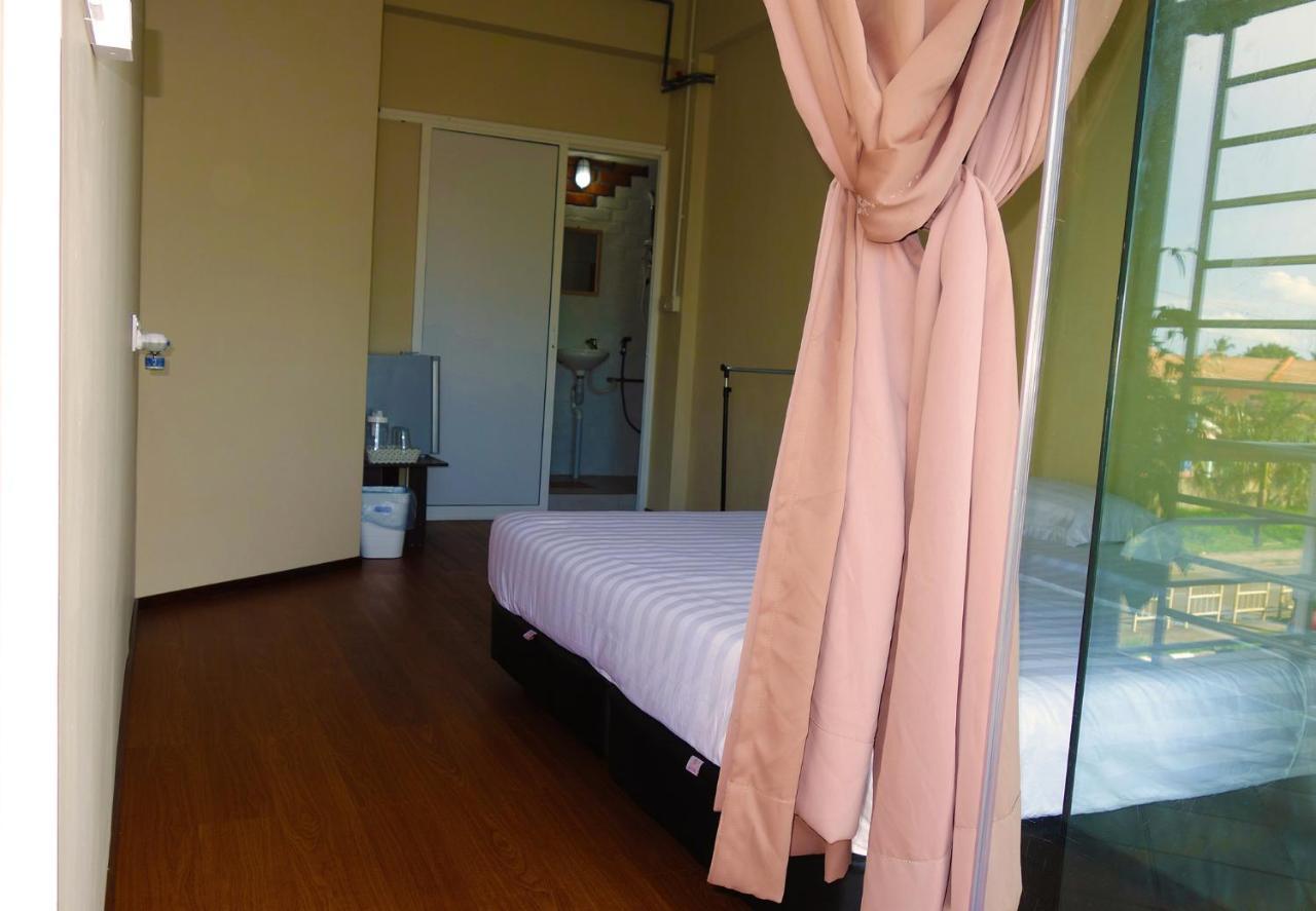 AE Semporna Guesthouse 极潜旅店 Extérieur photo