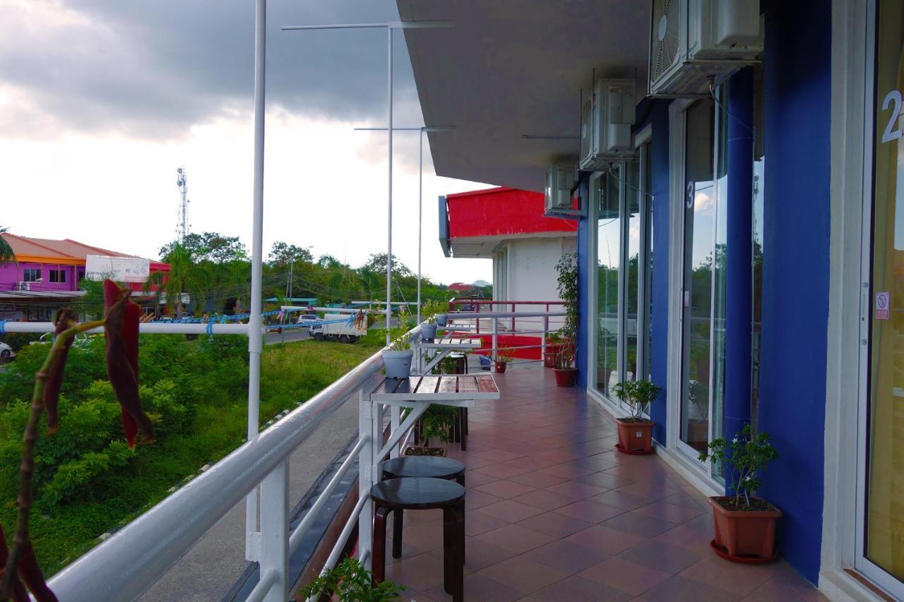 AE Semporna Guesthouse 极潜旅店 Extérieur photo