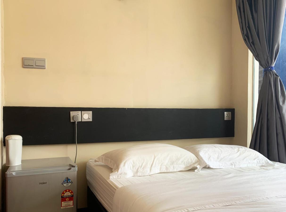 AE Semporna Guesthouse 极潜旅店 Extérieur photo